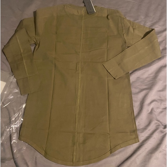 🔥HOT BUY! New long sleeve active top olive green color. More colors in closet. - Picture 3 of 10
